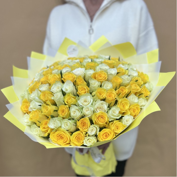 Букет дня нежный микс роз