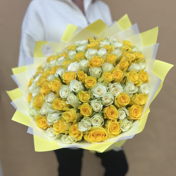 Букет дня нежный микс роз