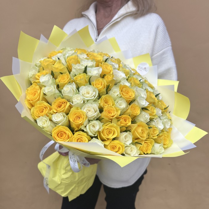 Букет дня нежный микс роз