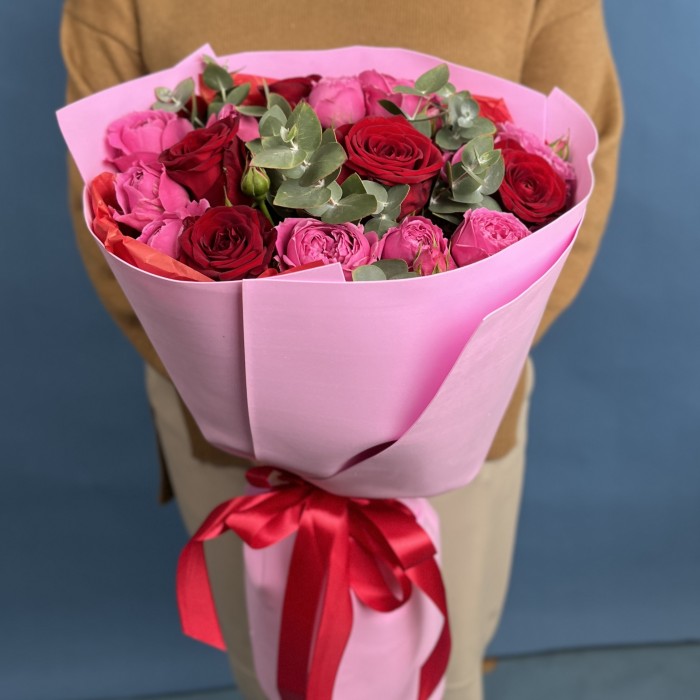 Букет с красными розами и Мисти Баблс