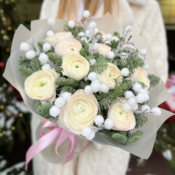 11 бело-розовых Ранункулюсов с нобилисом