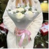 11 бело-розовых Ранункулюсов с нобилисом