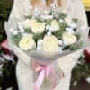 11 бело-розовых Ранункулюсов с нобилисом
