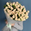 11 кустовых персиковых роз Свит Сара 60 см
