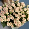 11 кустовых персиковых роз Свит Сара 60 см