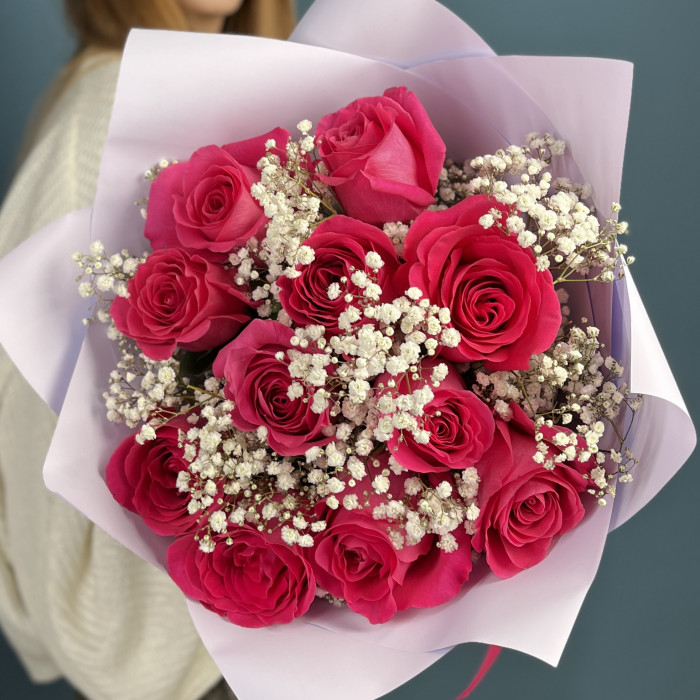 11 малиновых роз Пинк Флойд 60 см с гипсофилой