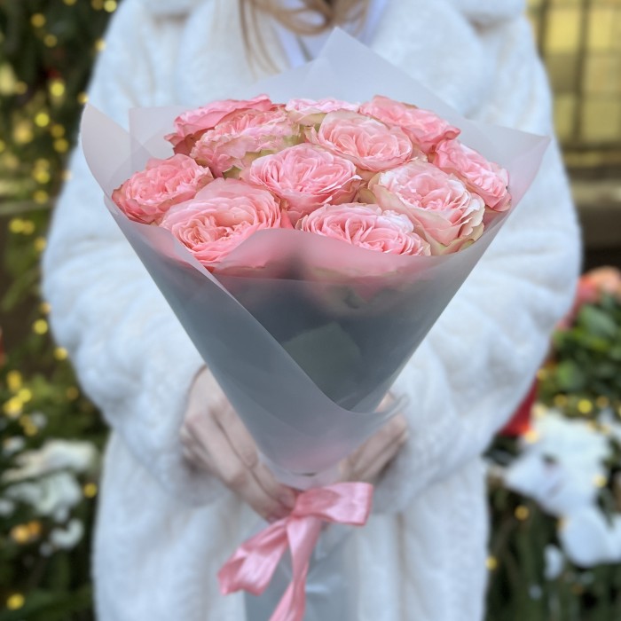 11 пионовидных роз Кахала 50 см