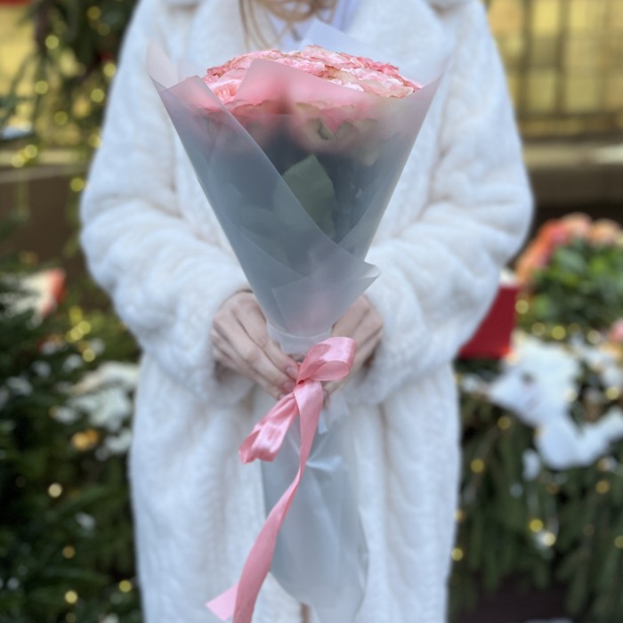 11 пионовидных роз Кахала 50 см