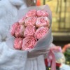 11 пионовидных роз Кахала 50 см