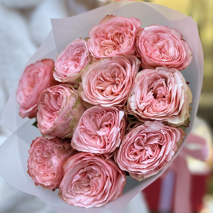 11 пионовидных роз Кахала 50 см