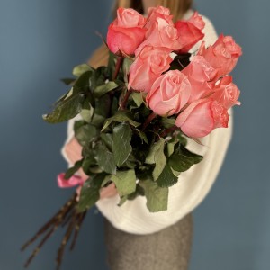 11 розовых роз Би Свит 80 см