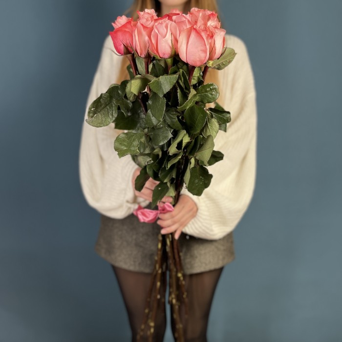 11 розовых роз Би Свит 80 см