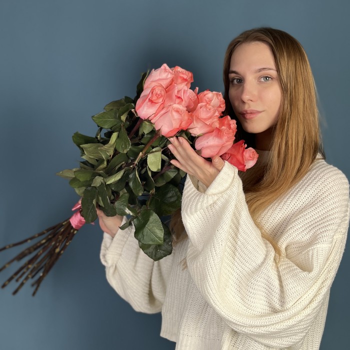 11 розовых роз Би Свит 80 см