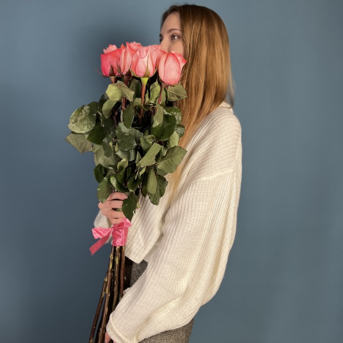 11 розовых роз Би Свит 80 см