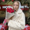 11 малиновых роз Такаци 50 см