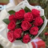 11 малиновых роз Такаци 50 см