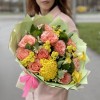 Девочка с персиками