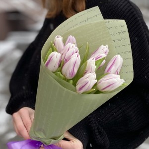 11 бело-фиолетовых тюльпанов Флеминг Флег