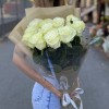 11 белых роз Мондиаль 60 см