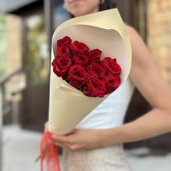 11 красных роз 60 см