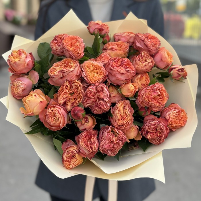 11 кустовых пионовидных оранжевых роз Ля Мандарин