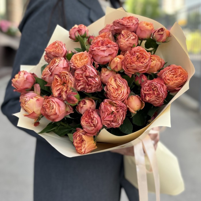 11 кустовых пионовидных оранжевых роз Ля Мандарин