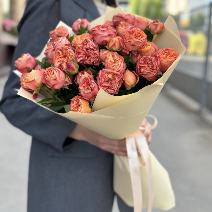 11 кустовых пионовидных оранжевых роз Ля Мандарин