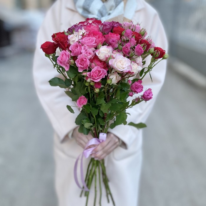 11 высоких кустовых роз 70 см