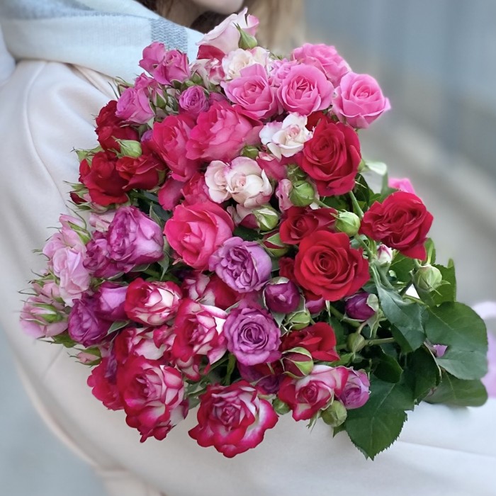 11 высоких кустовых роз 70 см