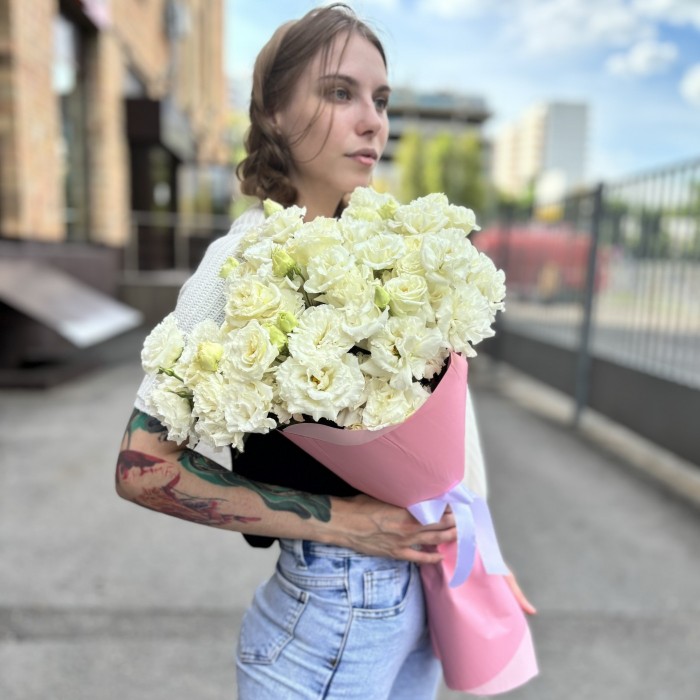 11 махровых белых эустом