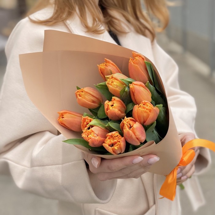 11 оранжевых махровых тюльпанов Оранж пэшн