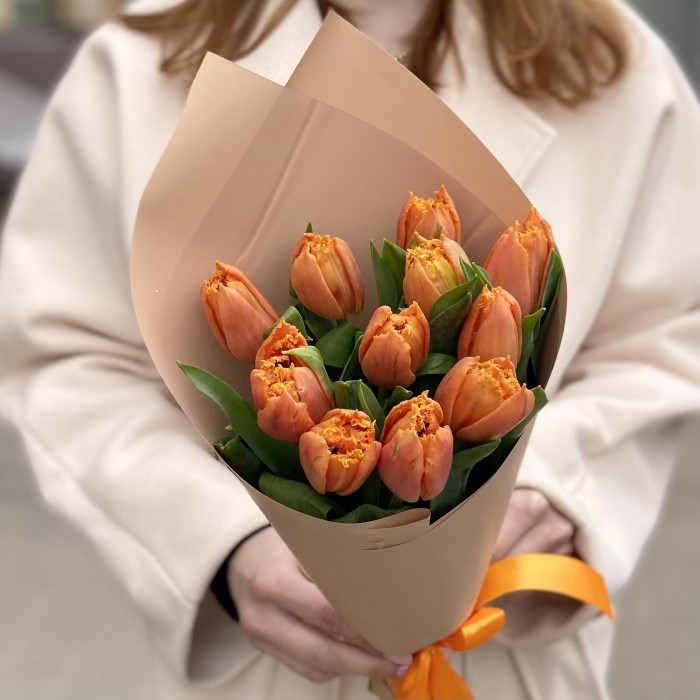 11 оранжевых махровых тюльпанов Оранж пэшн