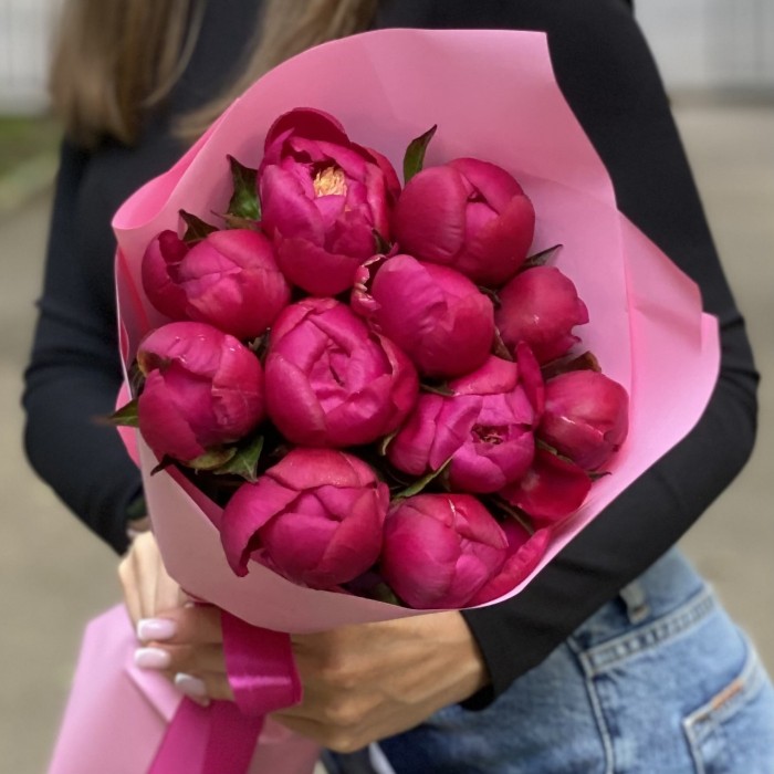 11 пионов Вайт Кеп