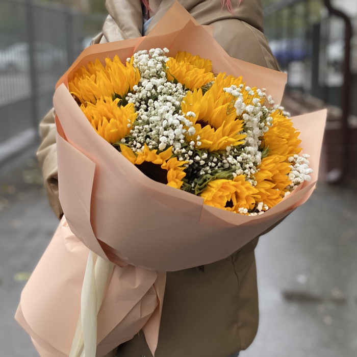 11 подсолнухов с гипсофилой