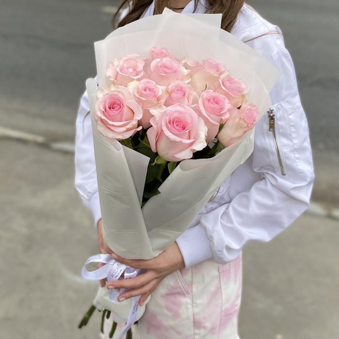 11 розовых роз Новия