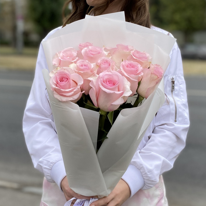 11 розовых роз Новия