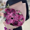 11 сиреневых махровых ранункулюсов с эвкалиптом