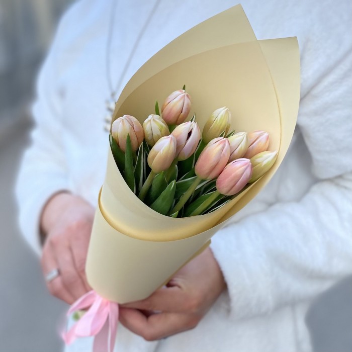 11 тюльпанов Марк Дизайн