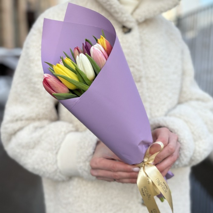 11 тюльпанов микс в упаковке