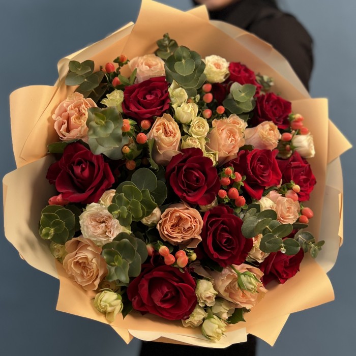 Авторский Букет с розами Вдохновение