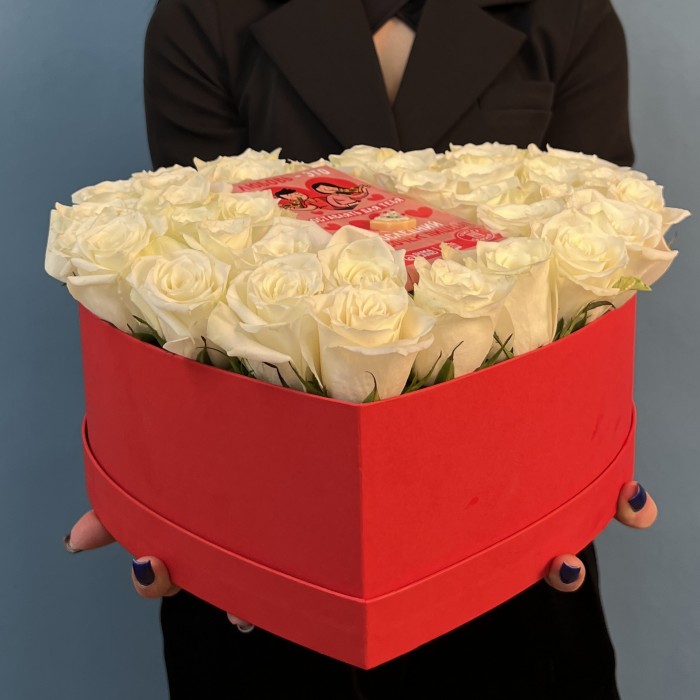 Коробка Сердце из Роз  "Любовь это..."