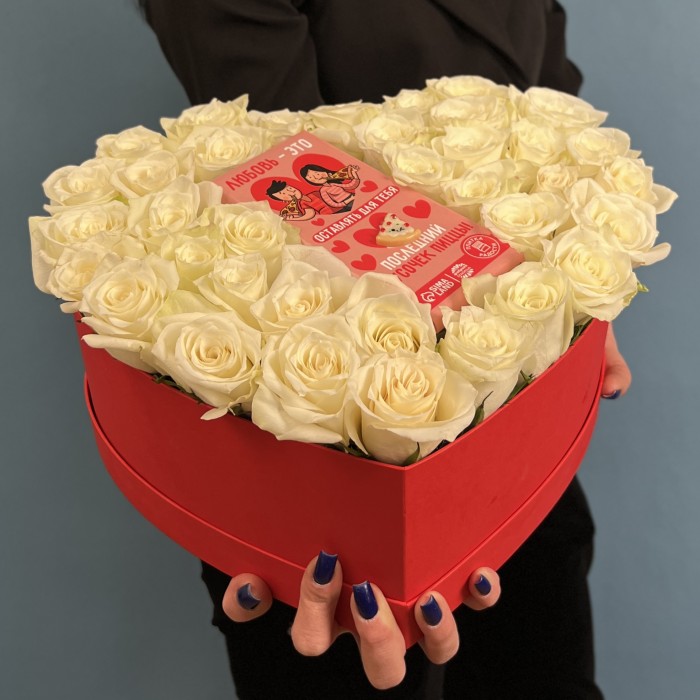 Коробка Сердце из Роз  "Любовь это..."