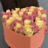 Коробка Сердце с сиреневыми и белыми розами