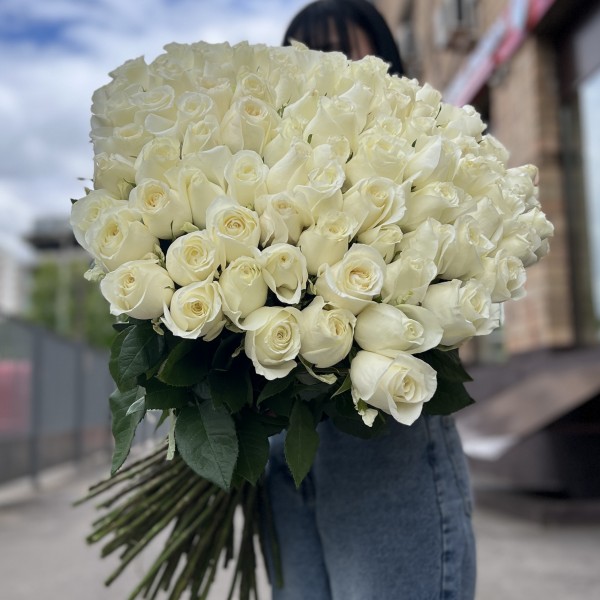 101 белая роза 80 см