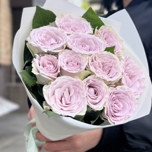 11 сиреневых роз Мемори Лейн 40 см