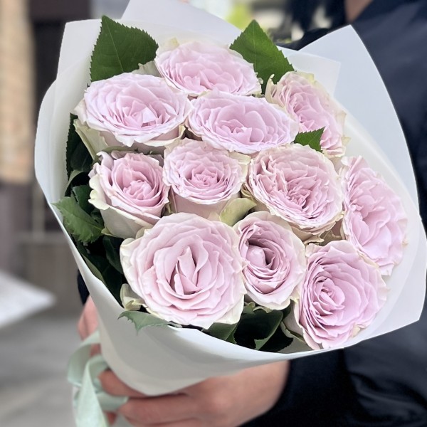 11 сиреневых роз Мемори Лейн 40 см