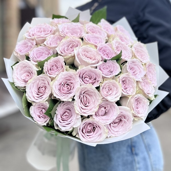 35 сиреневых роз Мемори Лейн 40 см