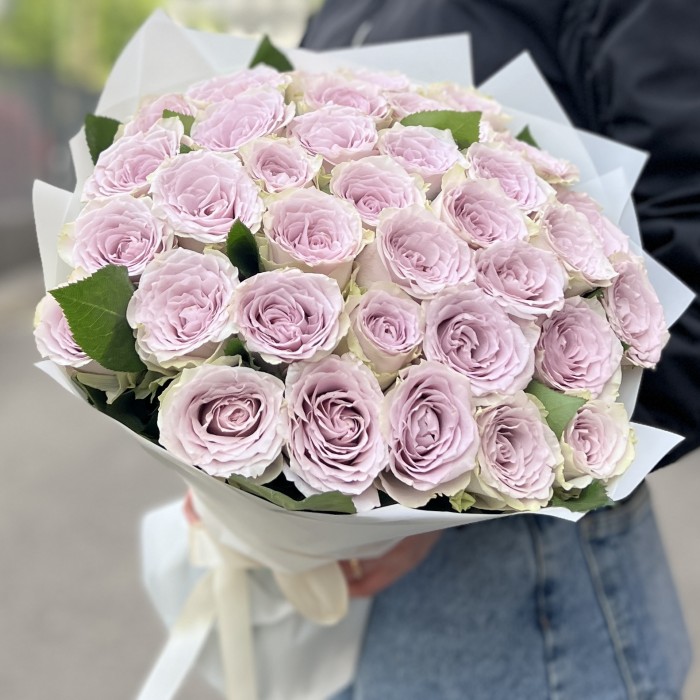 45 сиреневых роз Мемори Лейн 40 см