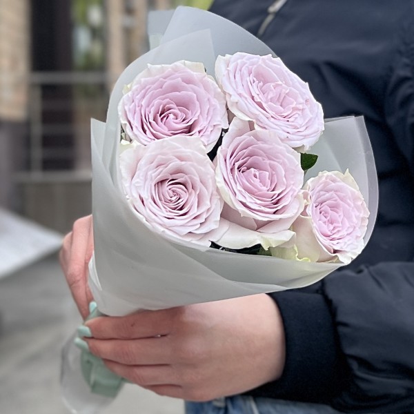 5 сиреневых роз Мемори Лейн 40 см