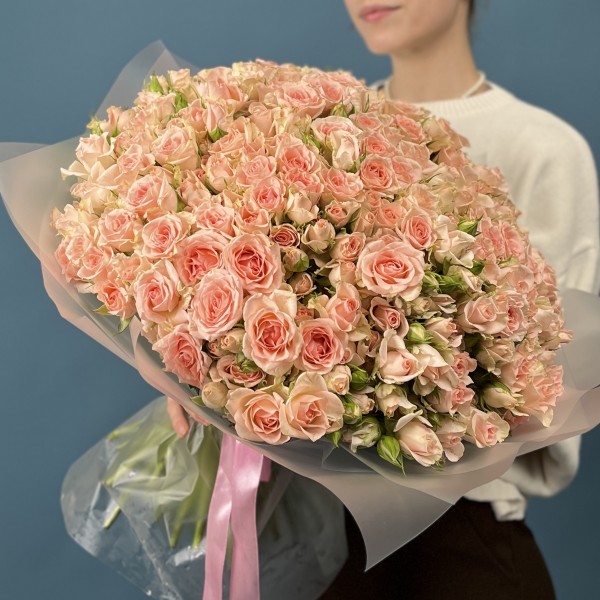 101 кустовая персиковая роза Свит Сара 40 см